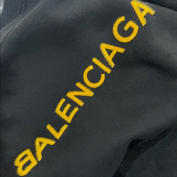 K by Than Sweatshirt - Picture 1 of 2